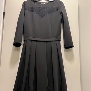 Elegant dress, with nice lace on chest and around the skirt